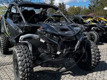 Maverick R Triple Black